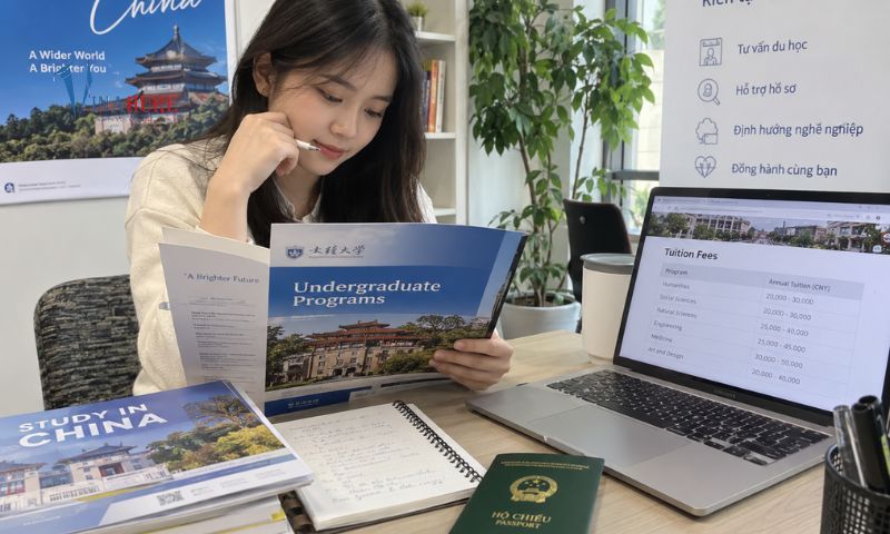 Chi phí hệ tiếng Anh Trung Quốc